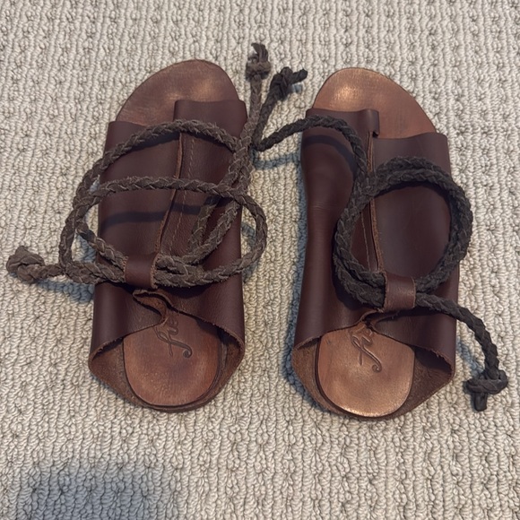 Free People Cherry Valley Leather Tie Peep Toe Sandal (7) - Picture 9 of 10